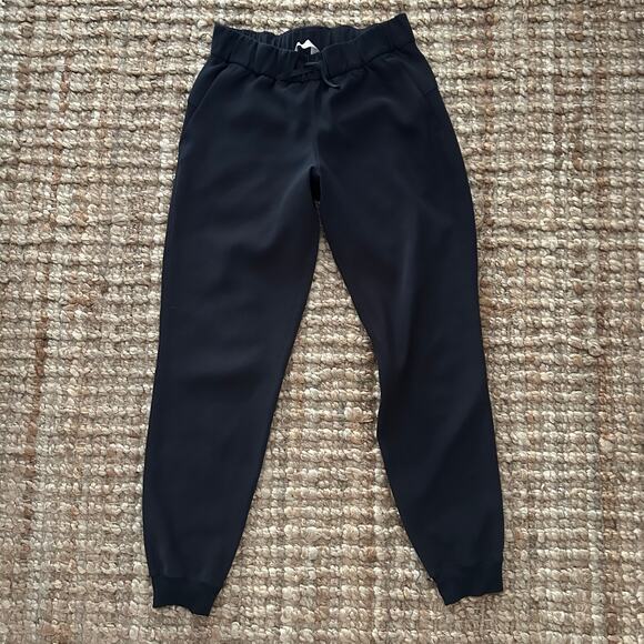 Lululemon On The Fly Jogger – Black – Size 4 – Excellent Condition - Picture 4 of 11